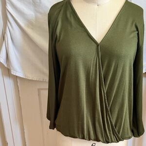 Veronica M. Olive Top Size Large NWT
